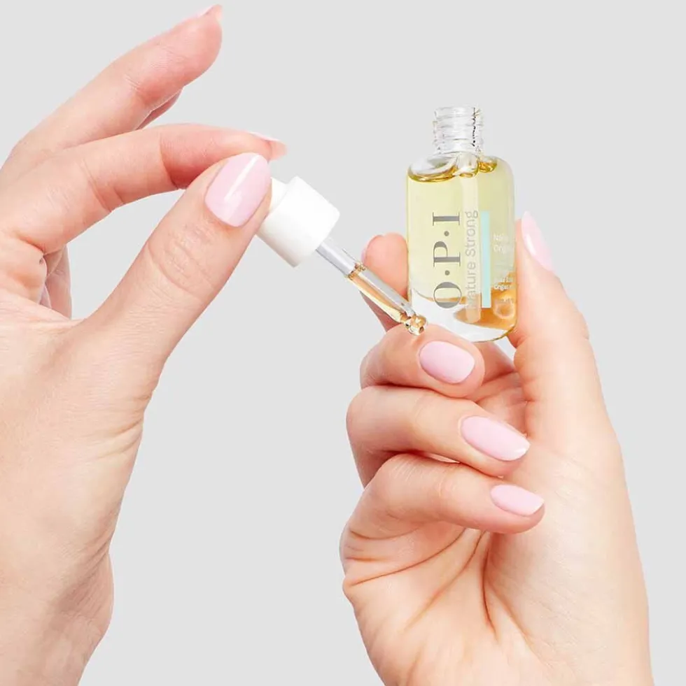 OPI Nature Strong Glow Up Nail & Cuticle Oil 8ml